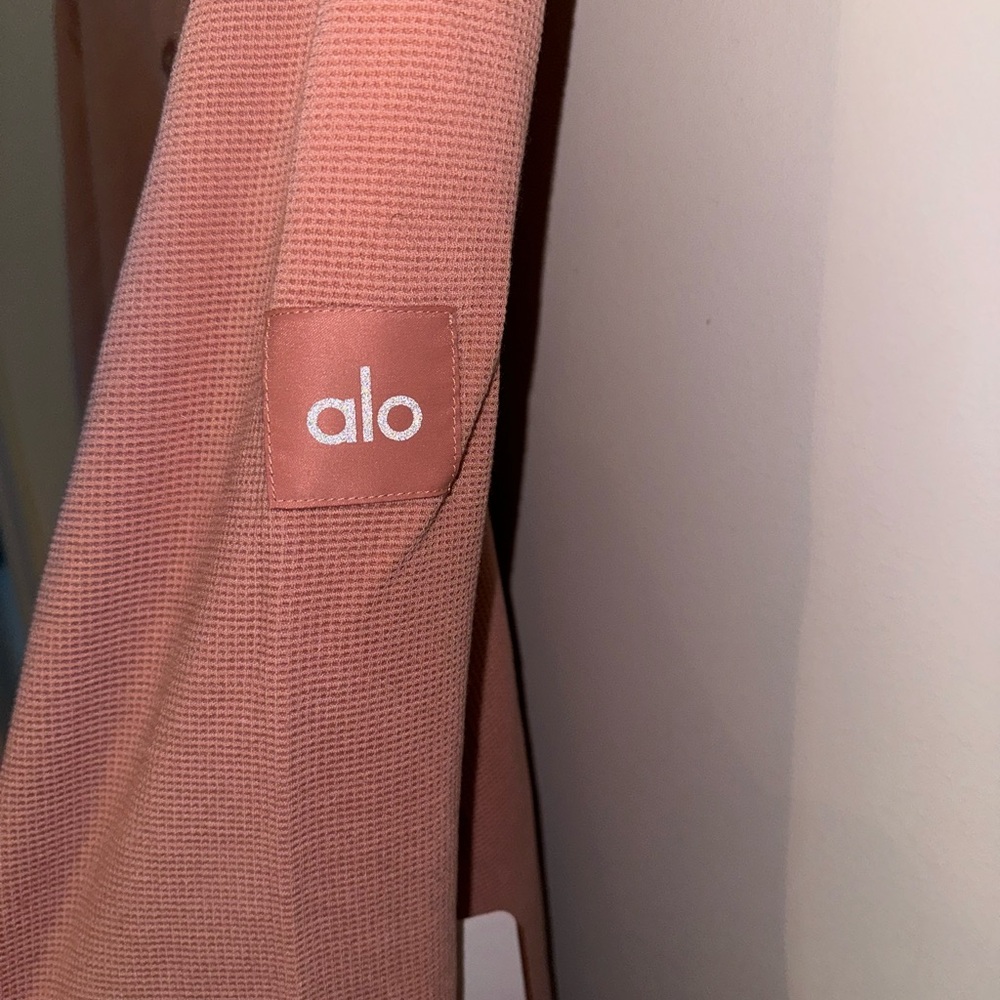 Alo Yoga Micro Waffle Fast Break Henley Shirt *Soft Clay* - Picture 8 of 9